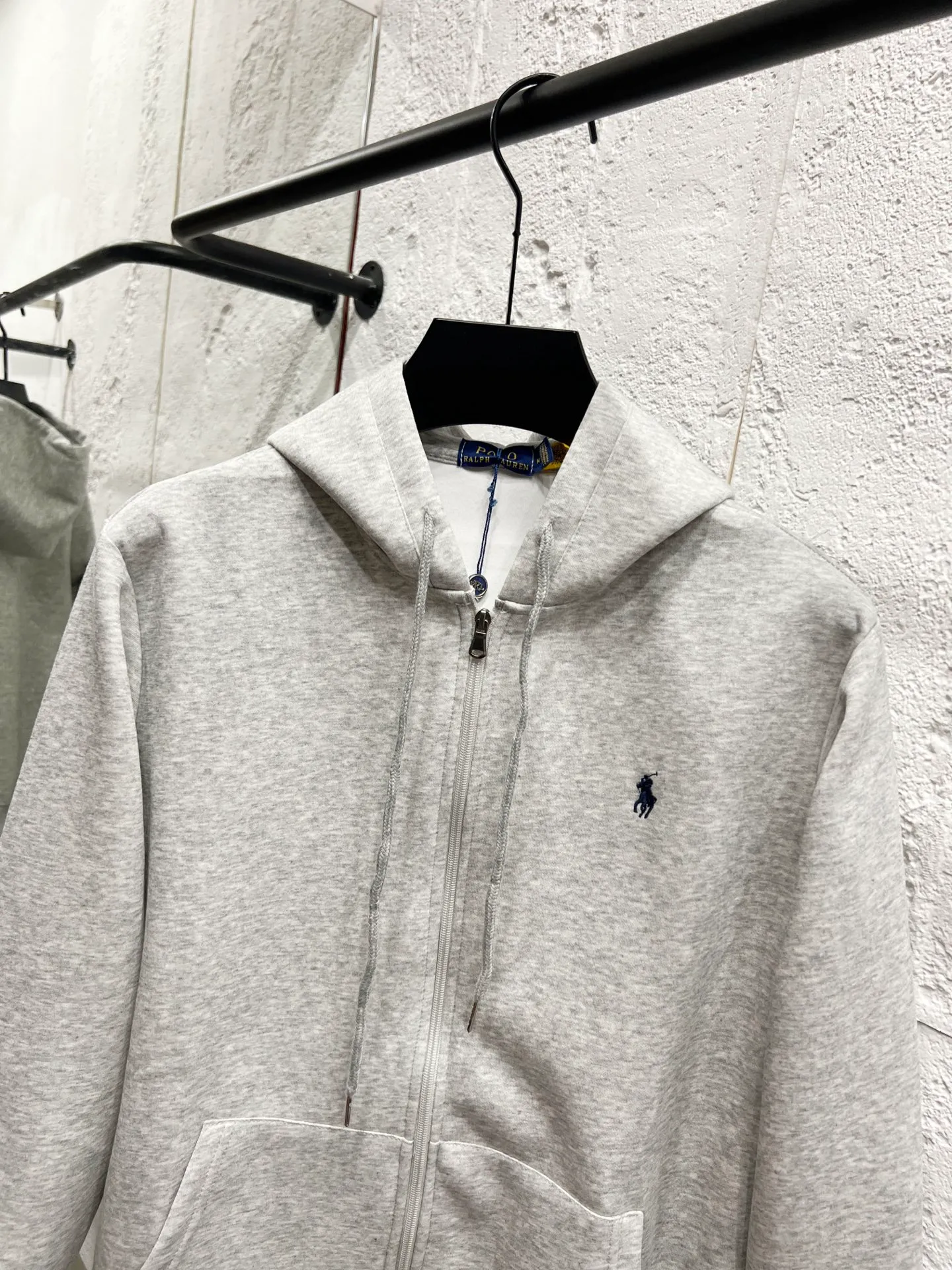 P230 Model number: T62 pure cotton zipper sweatshirt, milk white, black, navy blue, gray, four colors Size: M-90-110 catties L-110-130 catties XL-130-150 catties 2XL-150-170 catties Color: Gray